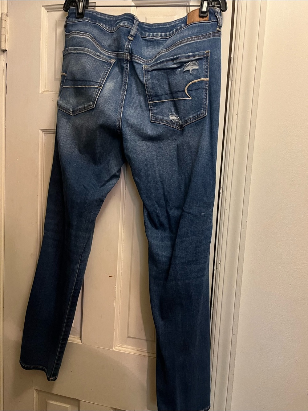 American Eagle Outfitters Women's Distressed Dark Blue Skinny Jeans - Picture 2 of 4